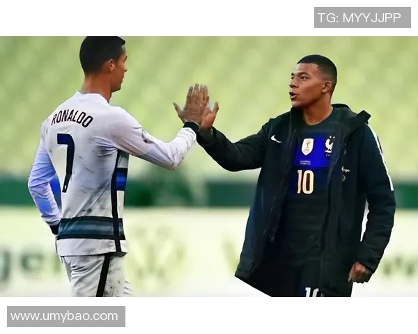 足球明星的小粉丝们如何追逐偶像的梦想与激情